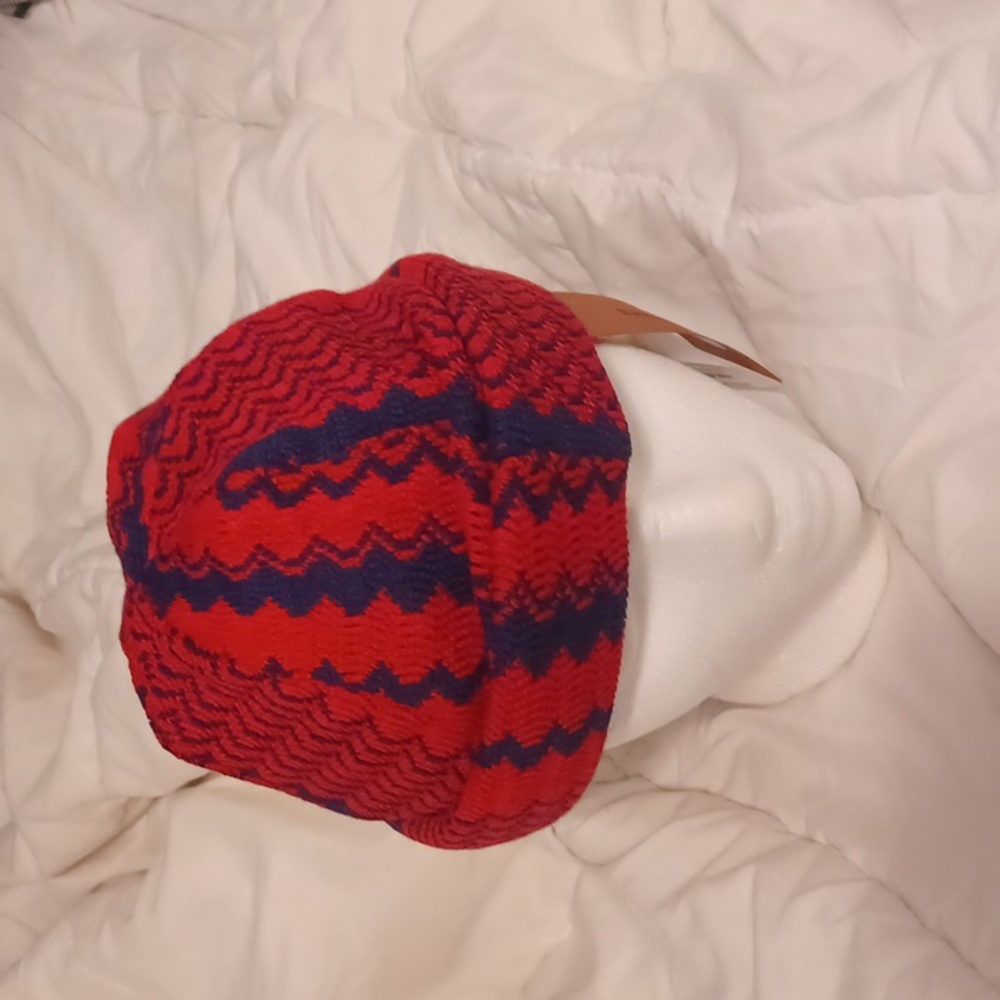 NEW! Women's MISSONI beanie hat!